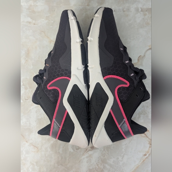 Nike Women's Legend Essential 2 Trainers Shoes Size 8 - Picture 4 of 16